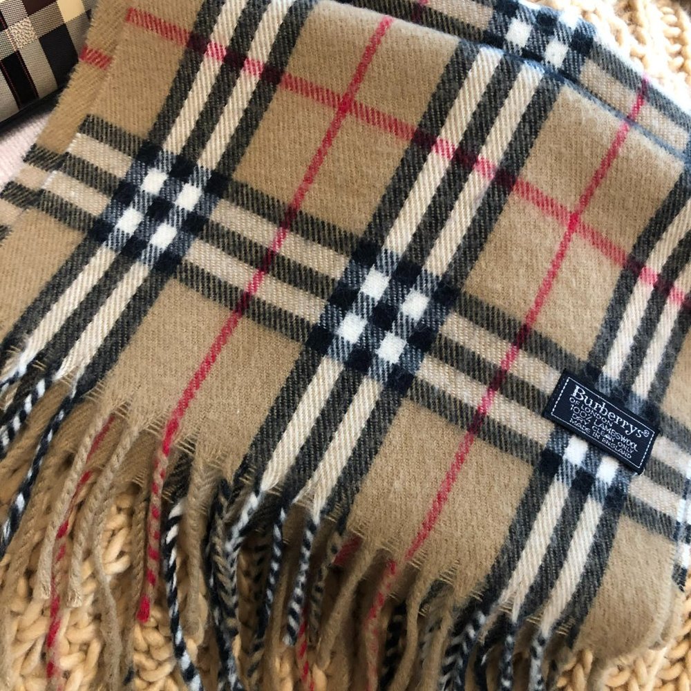NEW Condition-Vintage BURBERRYS of London Nova Check 100% Lambs Wool Scarf